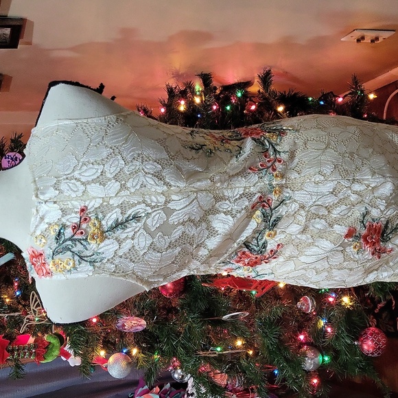 Elizabeth K GLS Apparel Dress - Picture 7 of 16